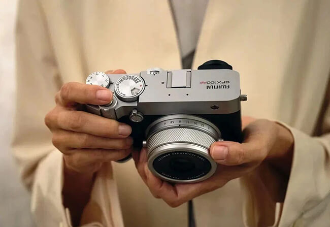 A Comparison of Sony RX1RIII, Leica Q3, and Fujifilm GFX100RF  