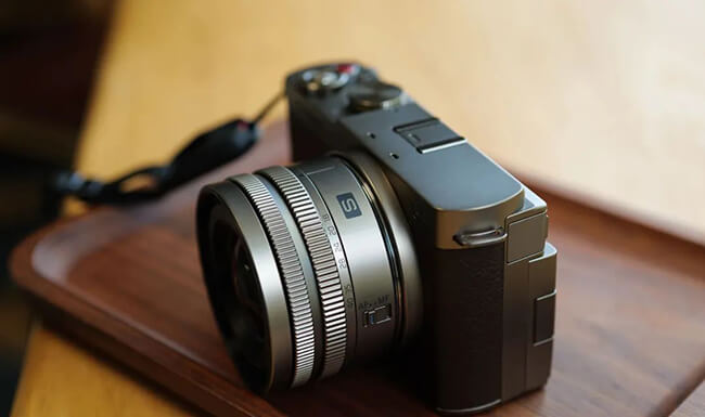 Comparison Between Panasonic LUMIX S9 and Sony A7C2